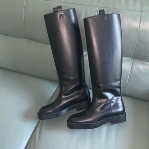 Tod's NWT Gommino Tall Boot